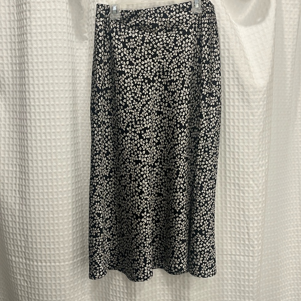 Francesca’s Satin Floral Midi Skirt Size S